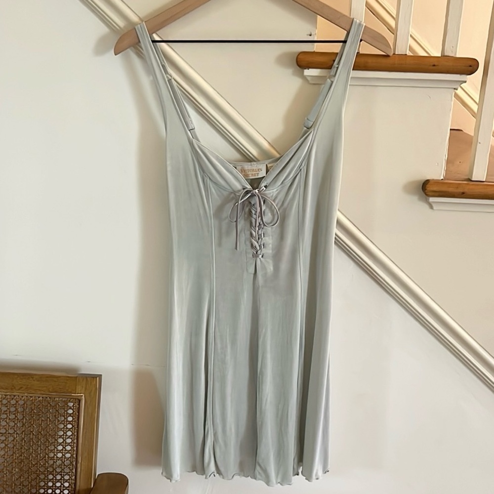 ✨SOLD✨ 1990s Vintage Victoria's Secret Gold Label Gray Chemise with Lace Detail